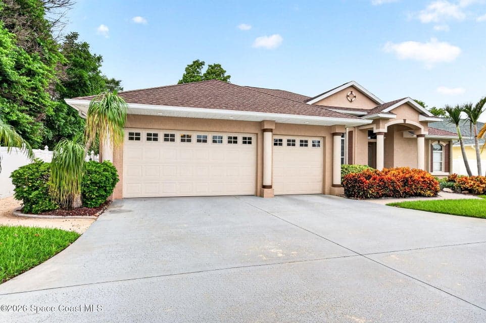 2622 Canary Isles Drive, Melbourne, FL 32901 photo 3