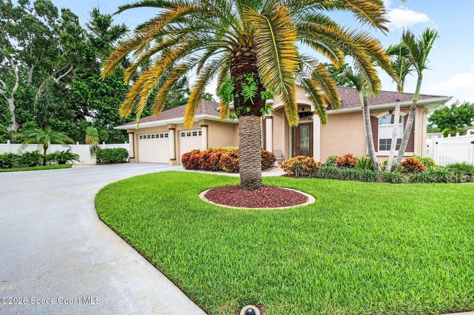 2622 Canary Isles Drive, Melbourne, FL 32901 photo 2