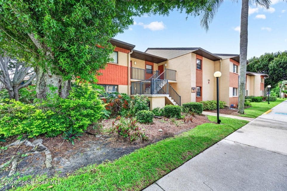 2345 Golf Lake Circle 911, Melbourne, FL 32935 photo 3