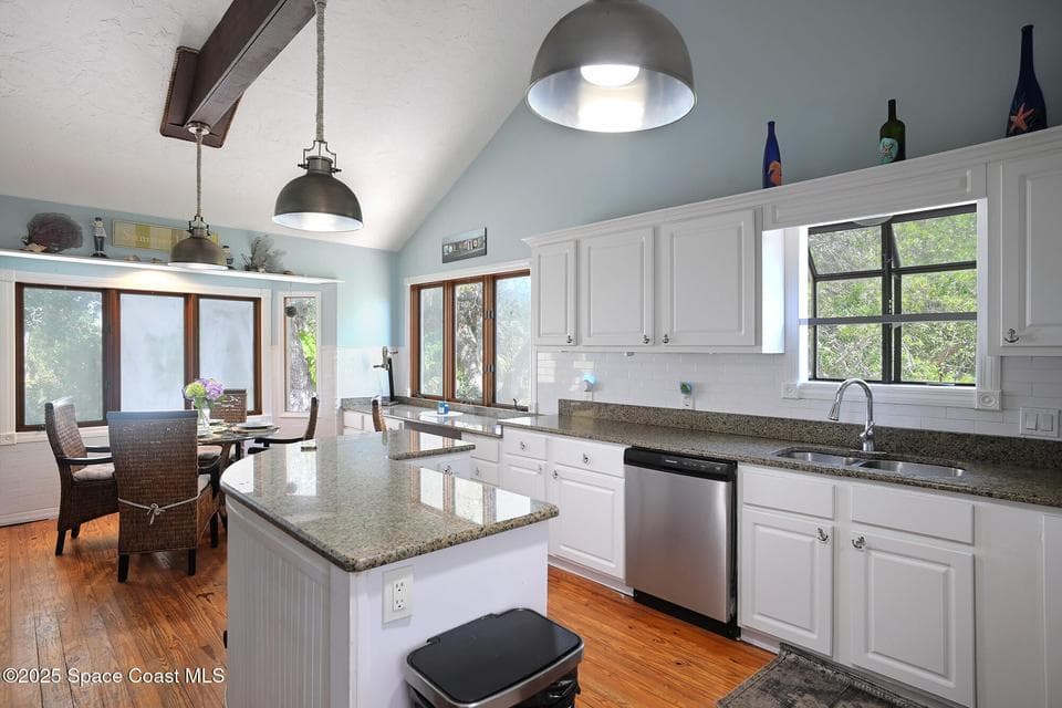 5875 Riverside Drive, Melbourne Beach, FL 32951 photo 5
