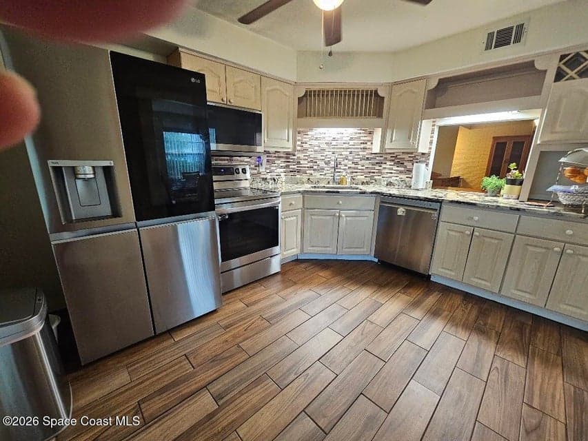 4880 Lake Waterford Way W 3-220, Melbourne, FL 32901 photo 6