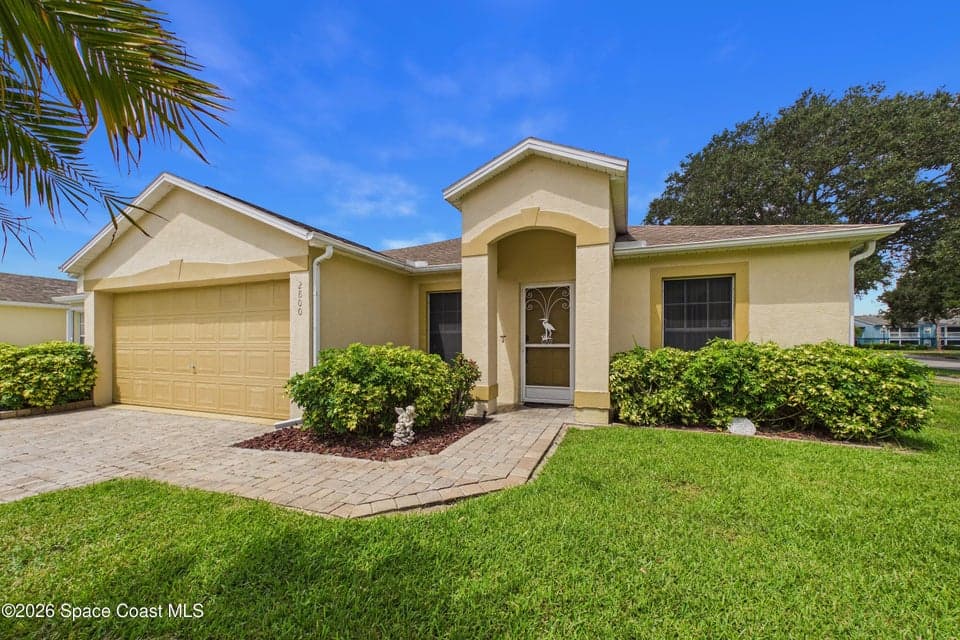 2800 Saint James Lane, Melbourne, FL 32935 photo 2