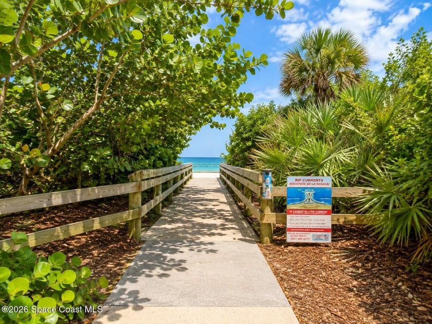 180 Paradise Boulevard 18023, Melbourne, FL 32903 photo 3
