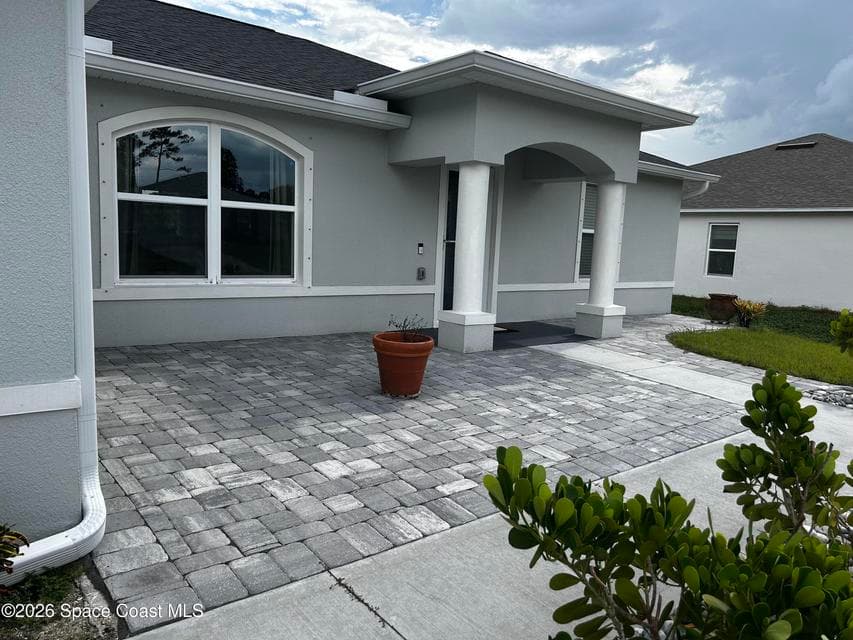 598 Brickell Street SE, Melbourne, FL 32908