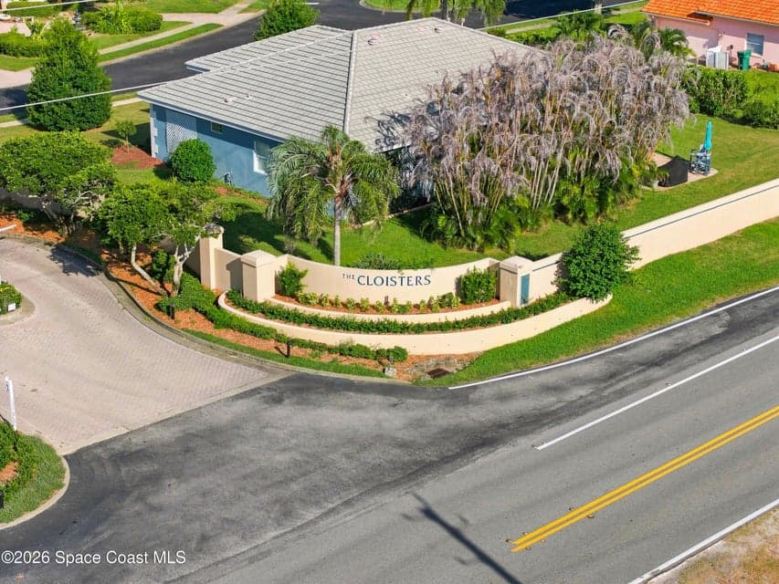 565 Newport Drive, Indialantic, FL 32903 photo 6
