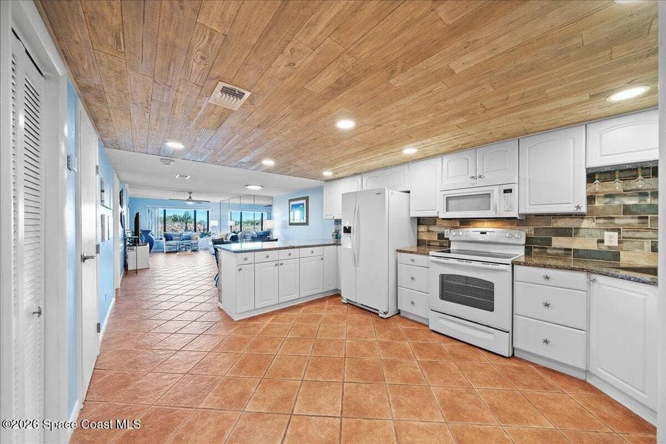 4600 Ocean Beach Boulevard 107, Cocoa Beach, FL 32931 photo 5