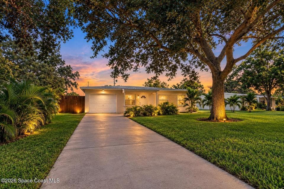 620 Lund Circle, Melbourne, FL 32901 photo 2