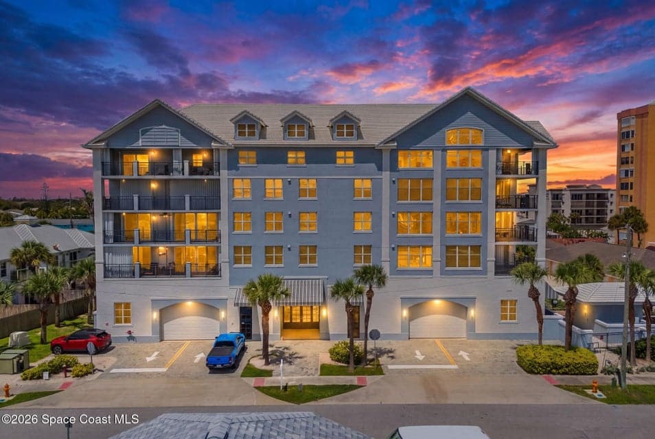410 Hayes Avenue 402, Cocoa Beach, FL 32931