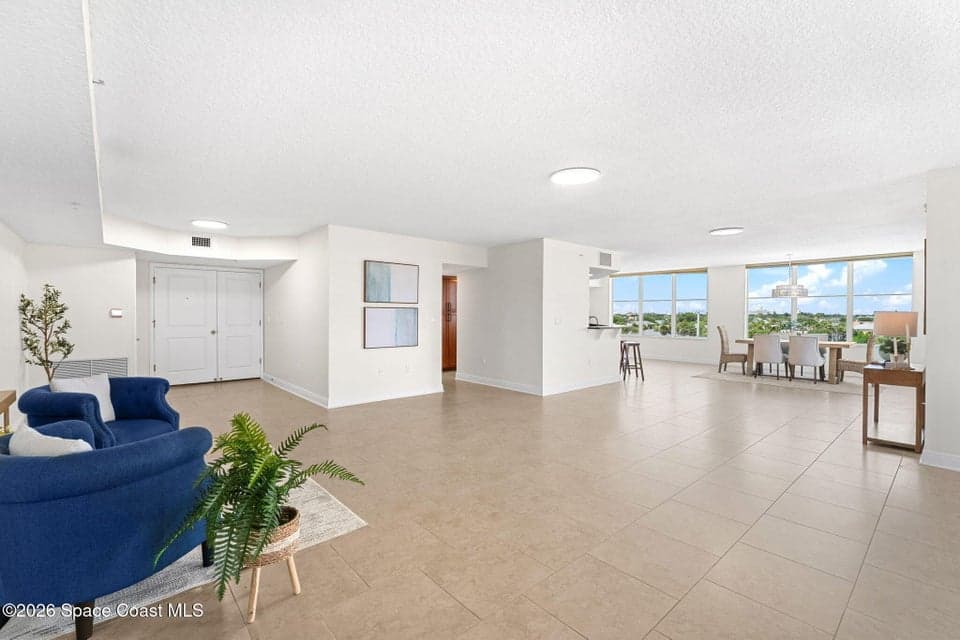 410 Hayes Avenue 402, Cocoa Beach, FL 32931 photo 5