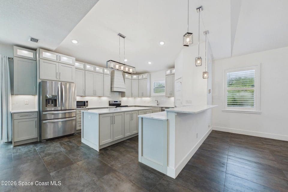 2094 Hyde Parkway, Melbourne, FL 32901 photo 2