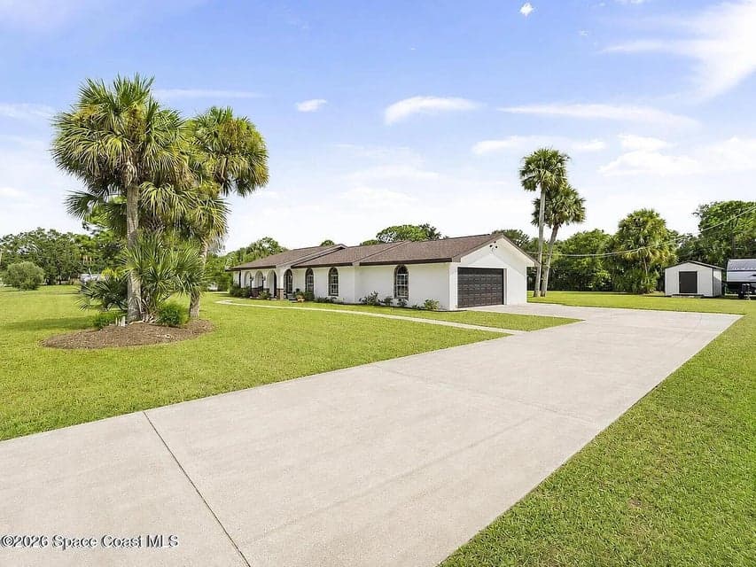 5215 Pina Vista Drive, Melbourne, FL 32934 photo 2