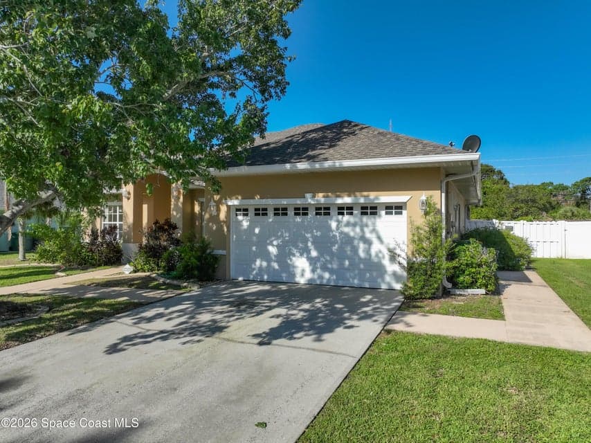 3677 Whisperwood Circle, Melbourne, FL 32901 photo 3