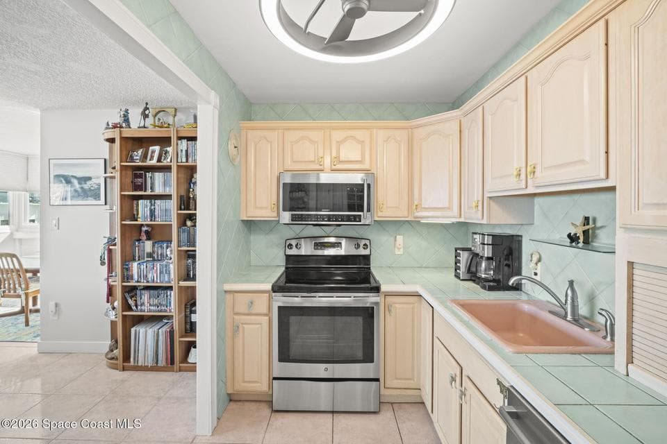 2020 N Atlantic Avenue 217-N, Cocoa Beach, FL 32931 photo 5