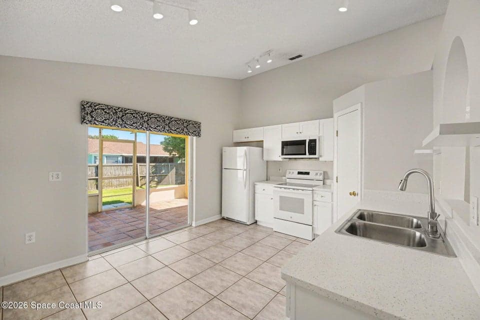 2824 Maderia Circle, Melbourne, FL 32935 photo 3