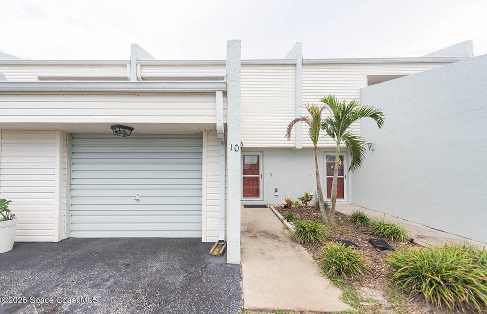810 Poinsetta Drive 10, Indian Harbour Beach, FL 32937 photo 2