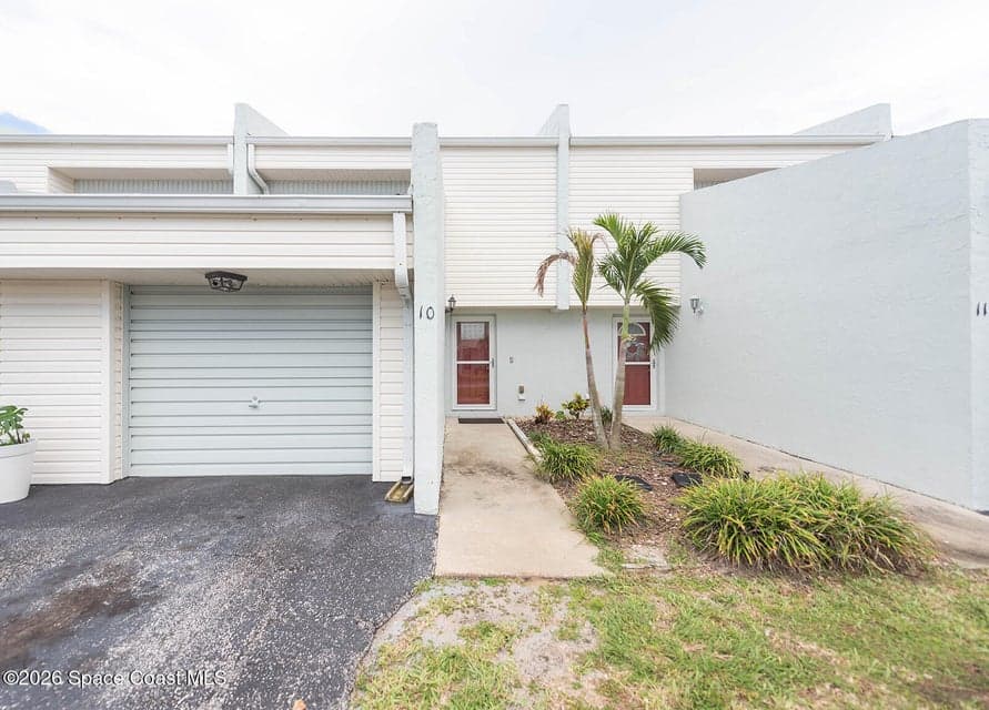 810 Poinsetta Drive 10, Indian Harbour Beach, FL 32937 photo 3