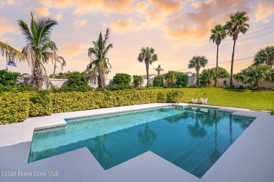 201 Loggerhead Drive, Melbourne Beach, FL 32951 photo 2