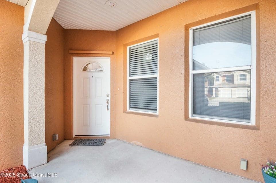 1035 Venetian Drive 101, Melbourne, FL 32904 photo 3