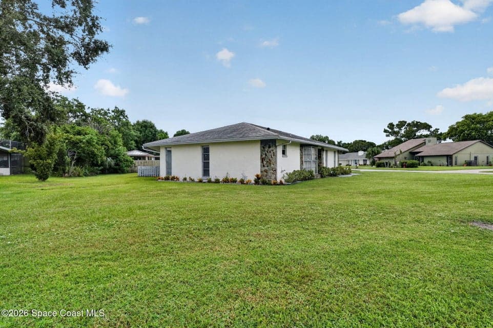911 Preston Trail, Melbourne, FL 32940 photo 2