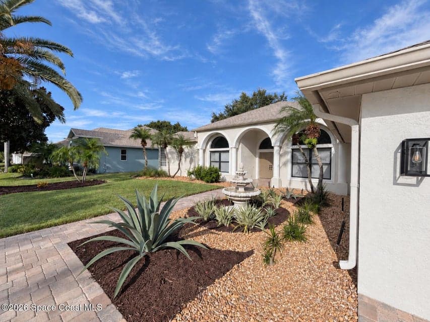 329 Sandhurst Drive, Melbourne, FL 32940 photo 2