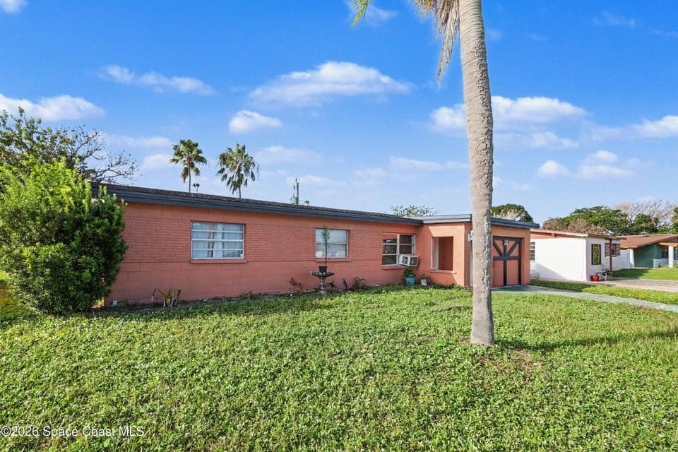 819 Almond Boulevard, Melbourne, FL 32901 photo 2