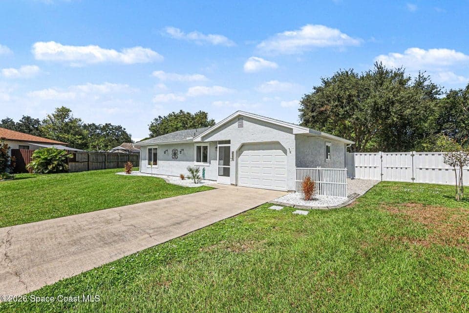 924 Gables Way, Melbourne, FL 32940 photo 3