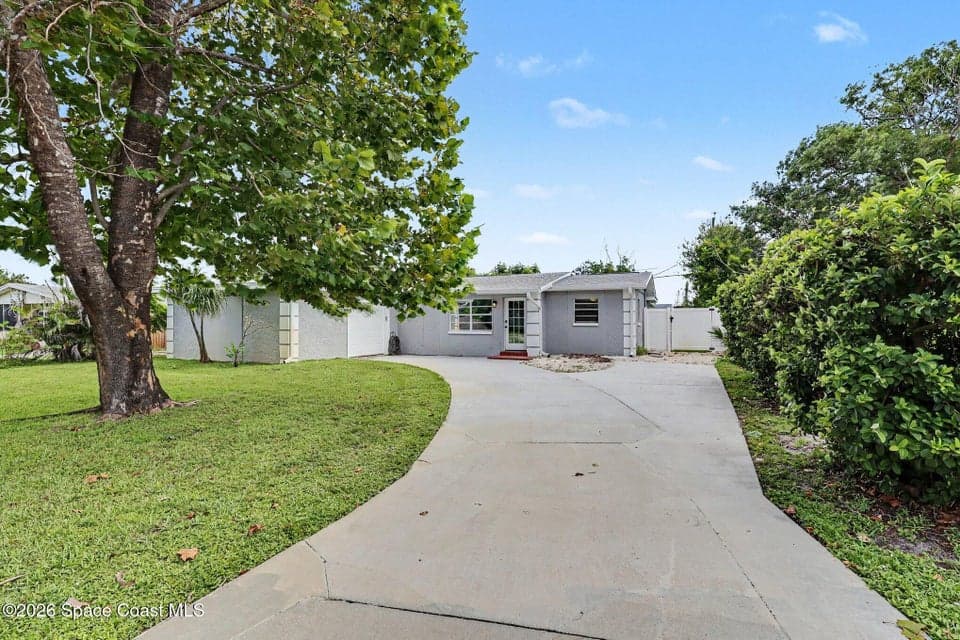 1909 Oakwood Drive, Melbourne, FL 32935 photo 2