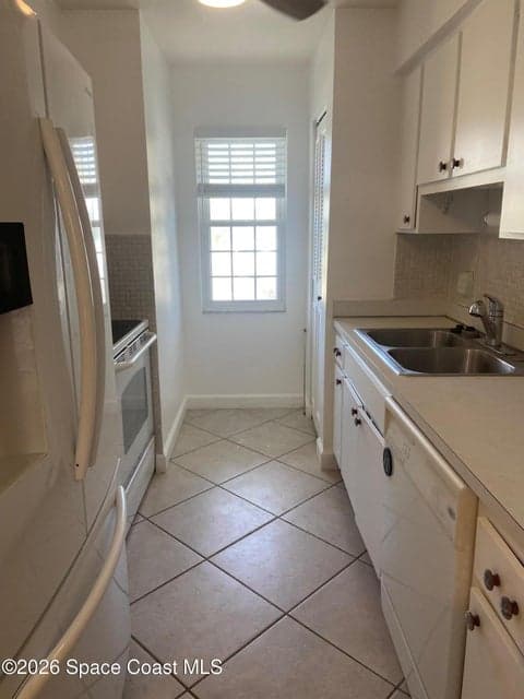1045 Cheyenne Boulevard 26, Indian Harbour Beach, FL 32937 photo 4