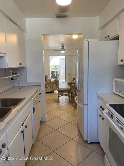 1045 Cheyenne Boulevard 26, Indian Harbour Beach, FL 32937 photo 5