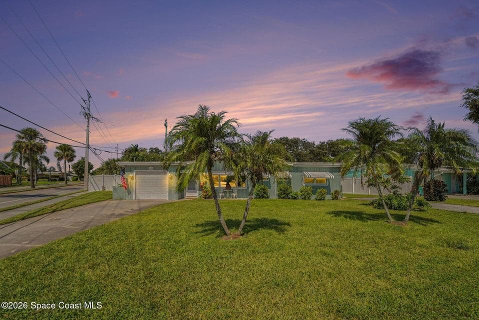 150 W Volusia Lane, Cocoa Beach, FL 32931