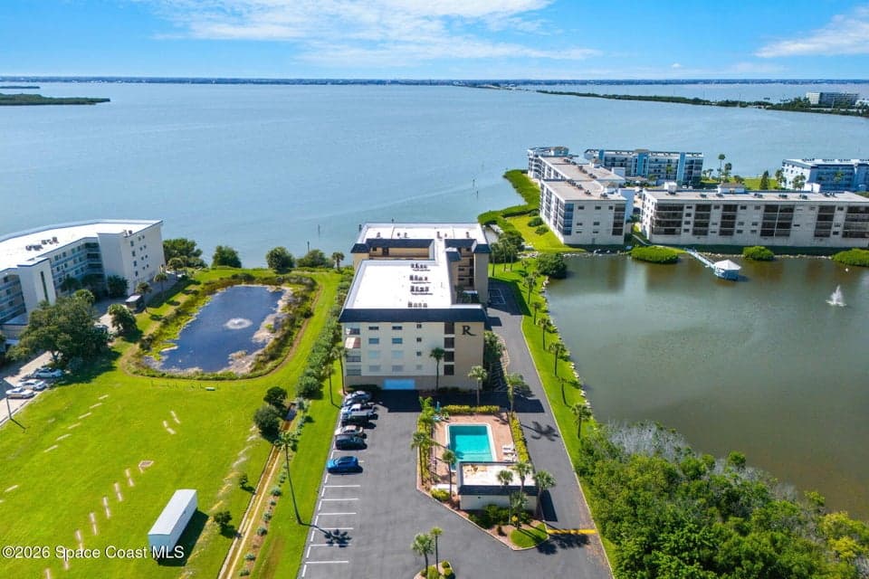 190 Escambia Lane 204, Cocoa Beach, FL 32931 photo 2