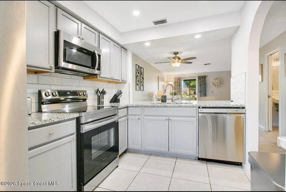 154 San Juan Circle, Melbourne, FL 32935 photo 4