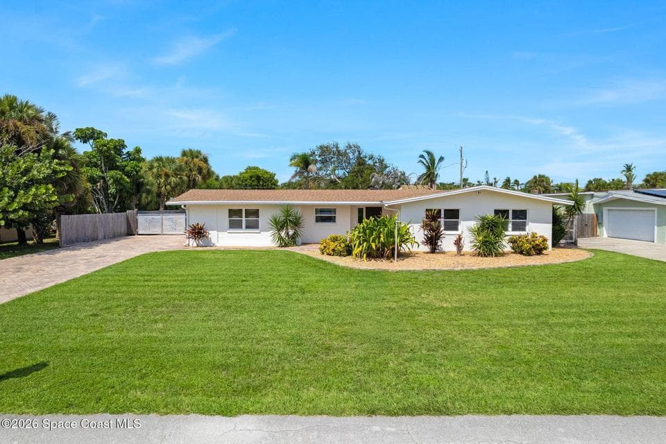216 Deland Avenue, Indialantic, FL 32903