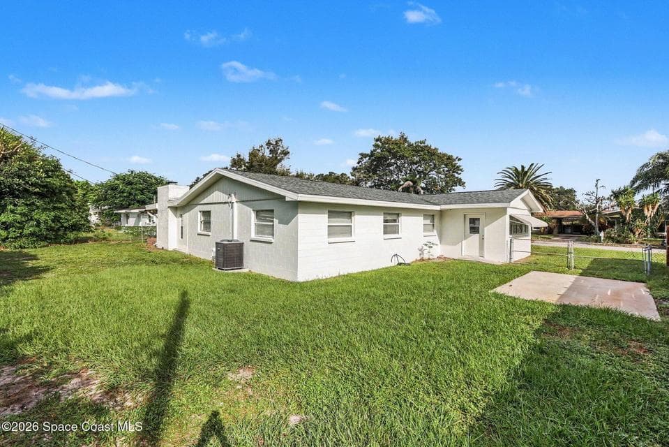 2419 Lakeview Drive, Melbourne, FL 32935 photo 4