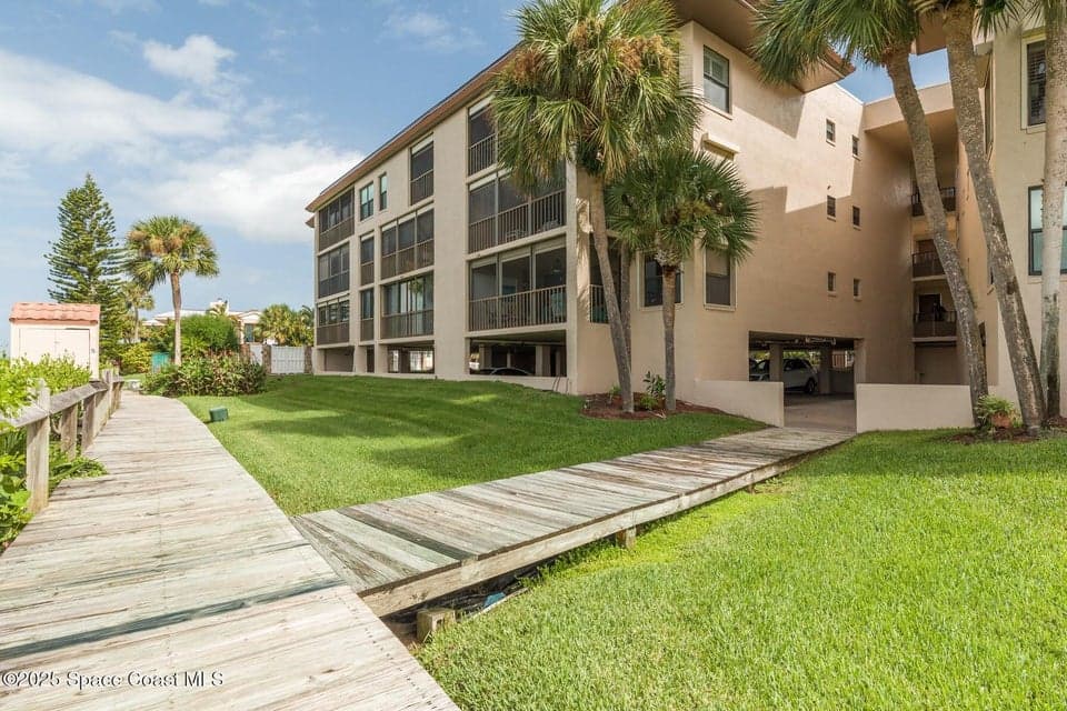 18 Marina Isles Boulevard 105, Indian Harbour Beach, FL 32937 photo 6