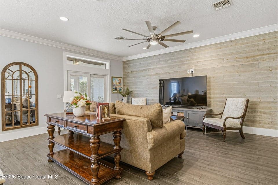 1375 Isabella Drive 104, Melbourne, FL 32935 photo 5