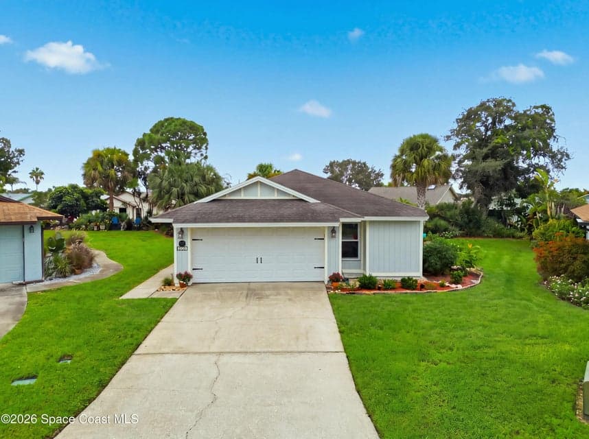 527 Oak Mont Place, Melbourne, FL 32940