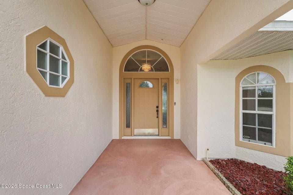 995 Wildwood Drive, Melbourne, FL 32940 photo 3