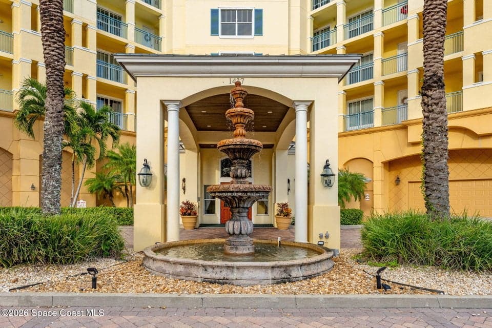 1437 Pineapple Avenue 306, Melbourne, FL 32935