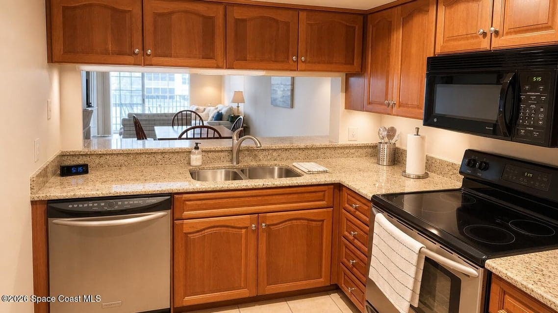 530 S Brevard Avenue 322, Cocoa Beach, FL 32931 photo 2