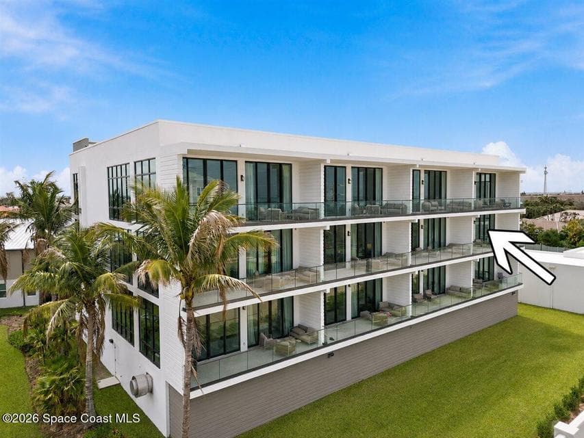 3051 Hafen Lane 301, Melbourne Beach, FL 32951 photo 2