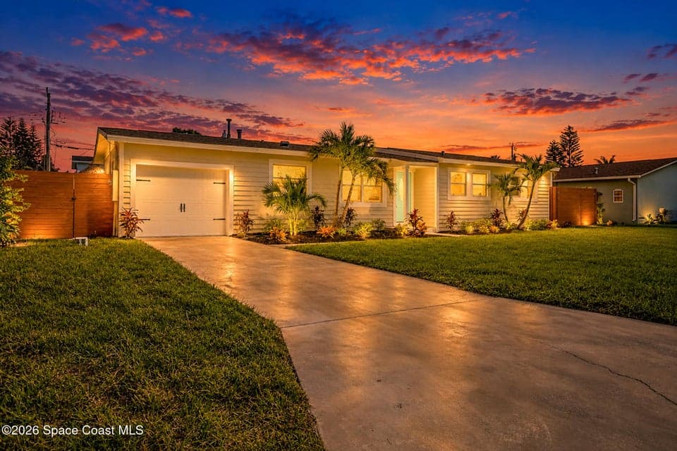 215 NE 2nd Street, Satellite Beach, FL 32937 photo 2