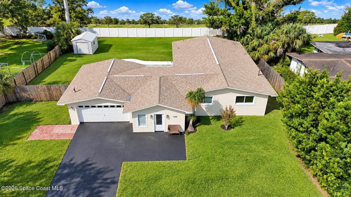 1308 Sun Circle W, Melbourne, FL 32935