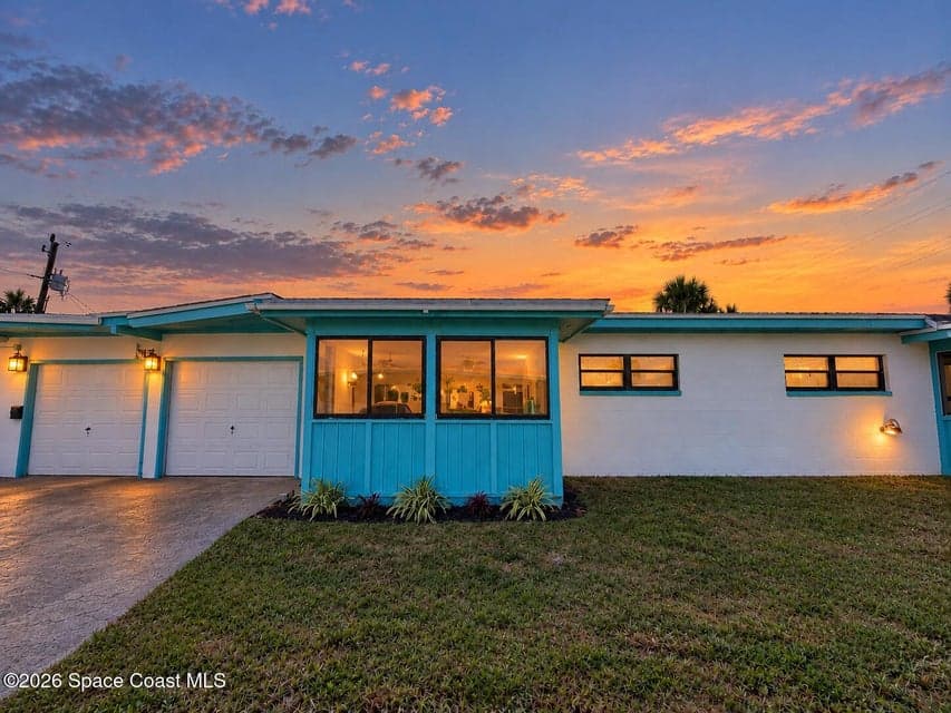Condo for sale at 451 S Brevard Avenue 14, Cocoa Beach, FL 32931 – 2 bed, 1 bath, photo 3