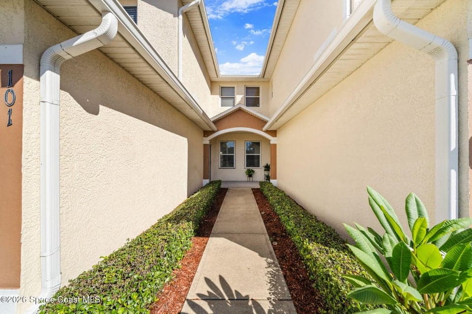 1020 Venetian Drive 101, Melbourne, FL 32904 photo 6