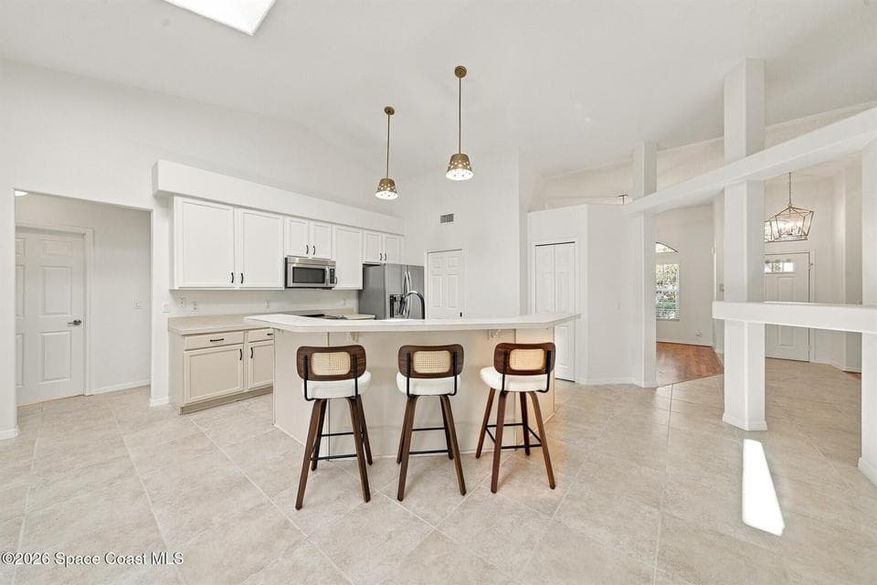 Home for sale at 423 Vizcaya Court, Melbourne, FL 32940 – 3 bed, 2 bath, photo 6