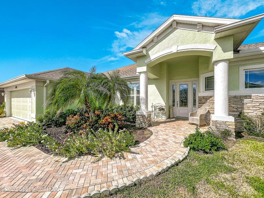 Home for sale at 2595 Jolena Drive, Melbourne, FL 32935 – 3 bed, 2 bath, photo 2