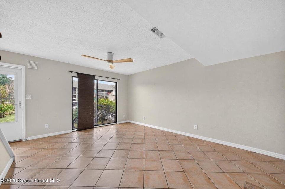 Condo for sale at 1800 S Orlando Avenue 18, Cocoa Beach, FL 32931 – 2 bed, 2 bath, photo 4
