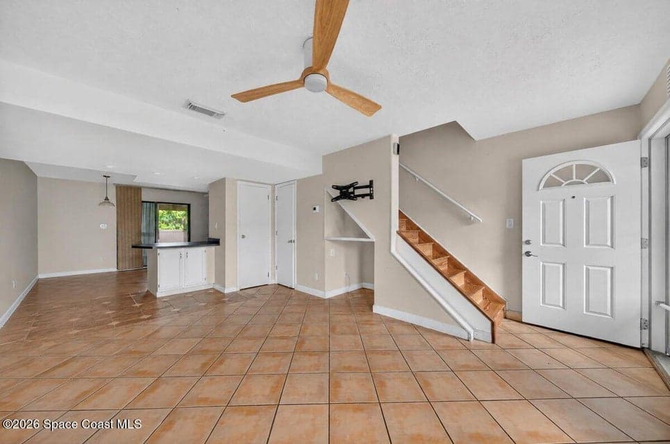 Condo for sale at 1800 S Orlando Avenue 18, Cocoa Beach, FL 32931 – 2 bed, 2 bath, photo 3