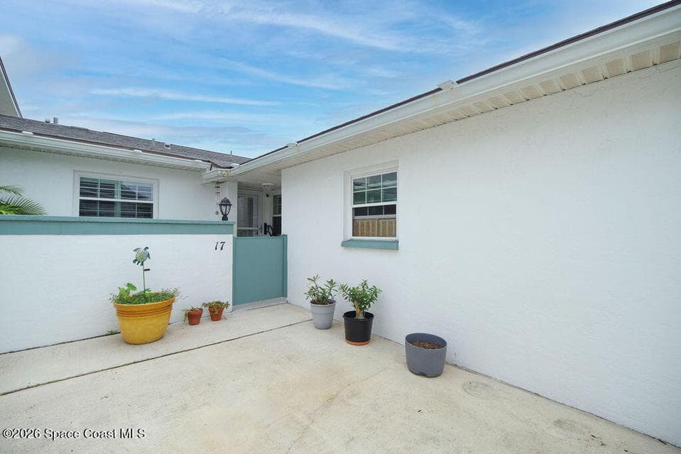 Condo for sale at 290 Paradise Boulevard 17, Indialantic, FL 32903 – 2 bed, 2 bath, photo 3